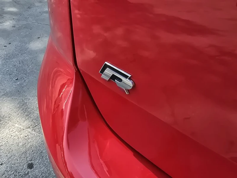 VW Golf R 4-Door with DCC * АвтоКредит* (Цена до БГ) , снимка 7 - Автомобили и джипове - 53406822