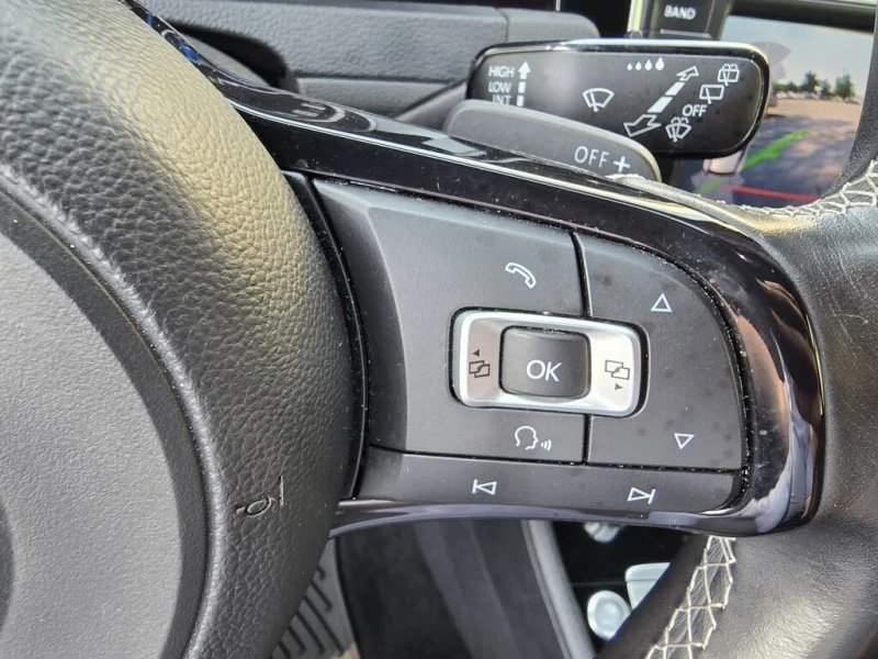 VW Golf R 4-Door with DCC * АвтоКредит* (Цена до БГ) , снимка 13 - Автомобили и джипове - 53406822