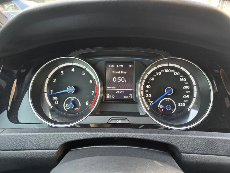 VW Golf R 4-Door with DCC * АвтоКредит* (Цена до БГ) , снимка 17 - Автомобили и джипове - 53406822