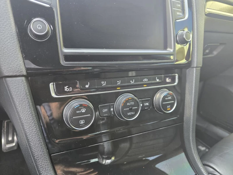 VW Golf R 4-Door with DCC * АвтоКредит* (Цена до БГ) , снимка 10 - Автомобили и джипове - 53406822