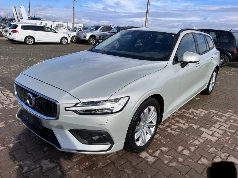 Volvo V60 2.0 D3, снимка 2 - Автомобили и джипове - 48450299