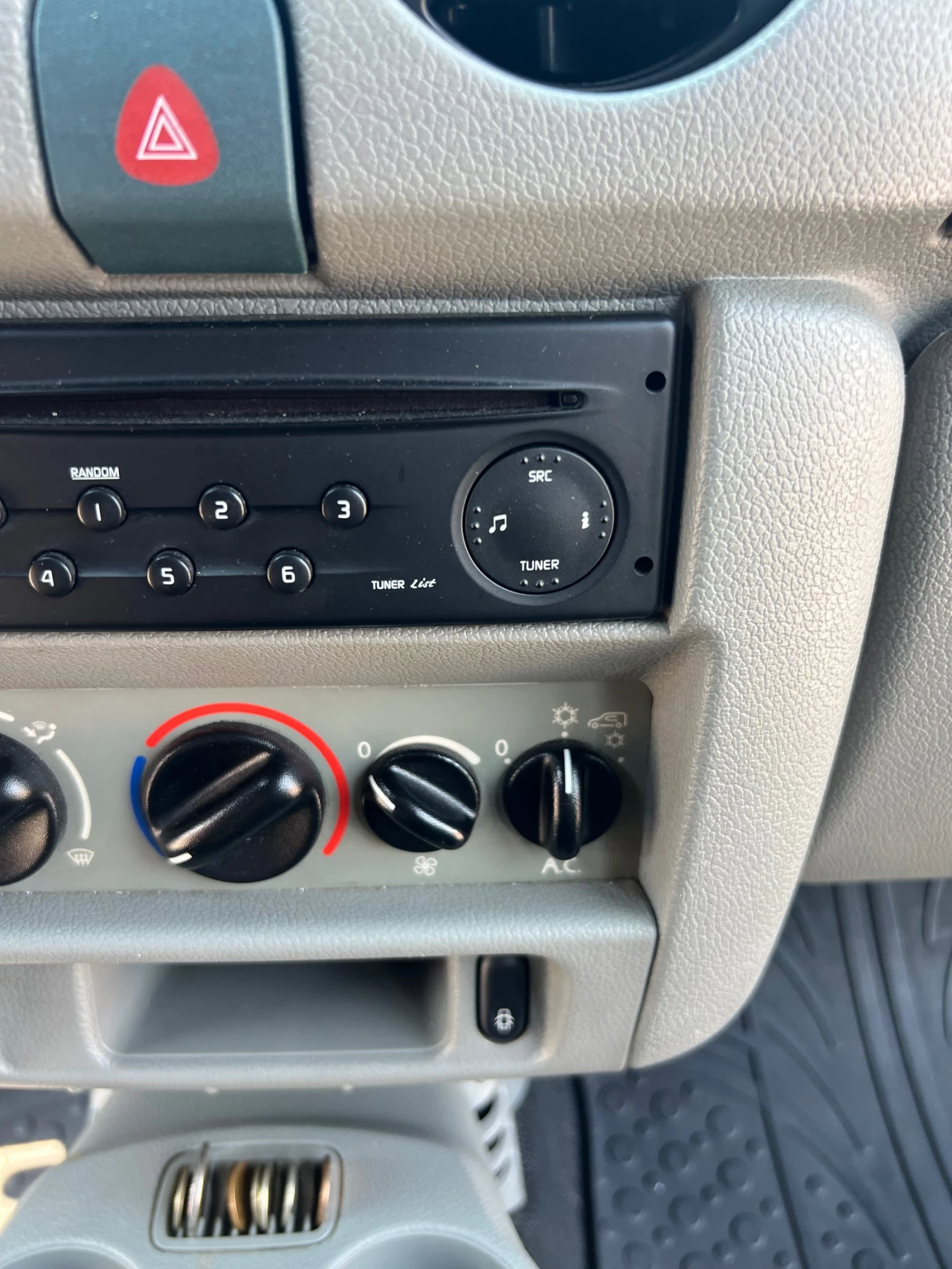 Renault Kangoo 1, 5 dci - изображение 9