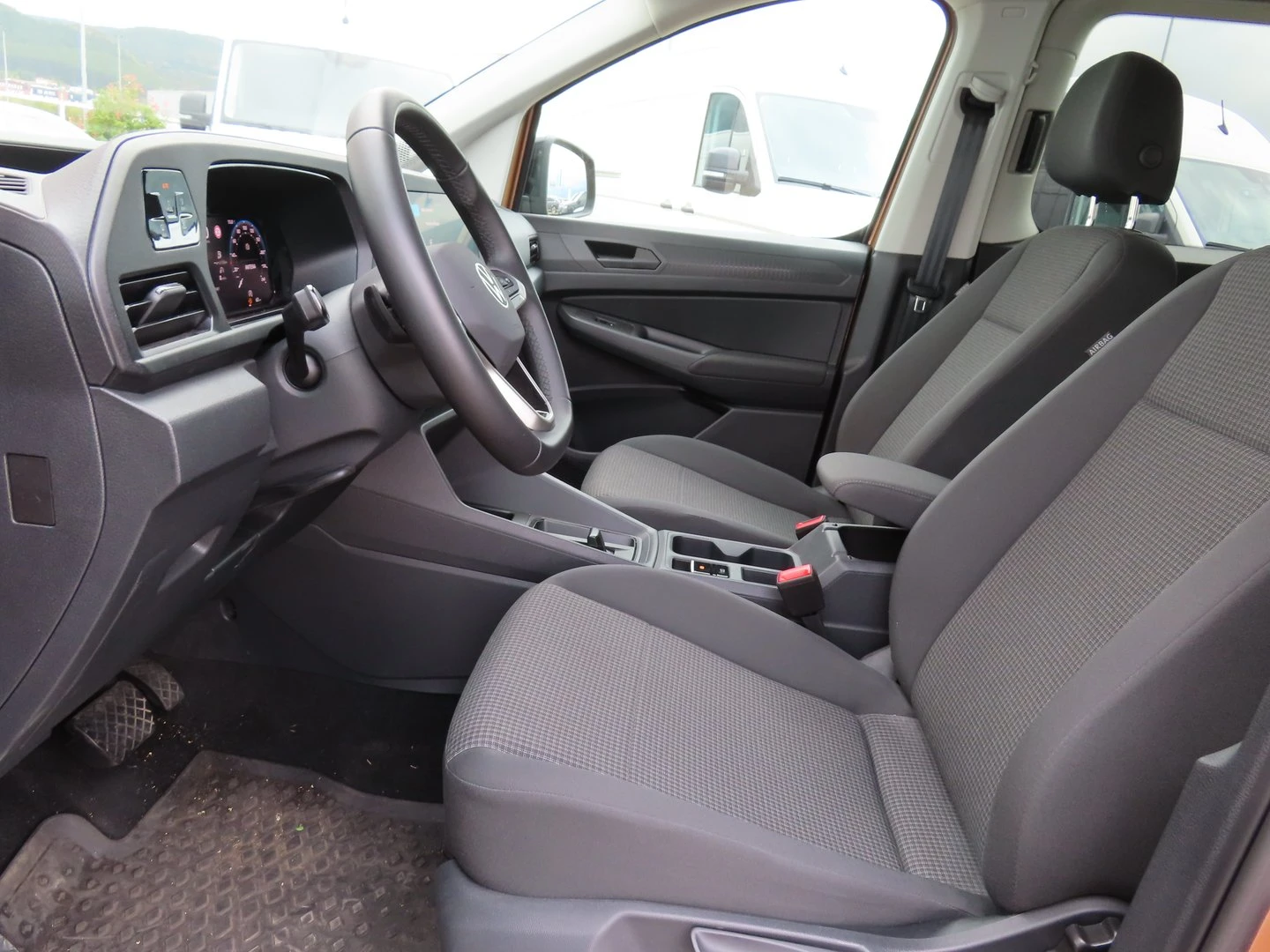 VW Caddy Maxi TDI 7 места, снимка 5 - Автомобили и джипове - 56420946