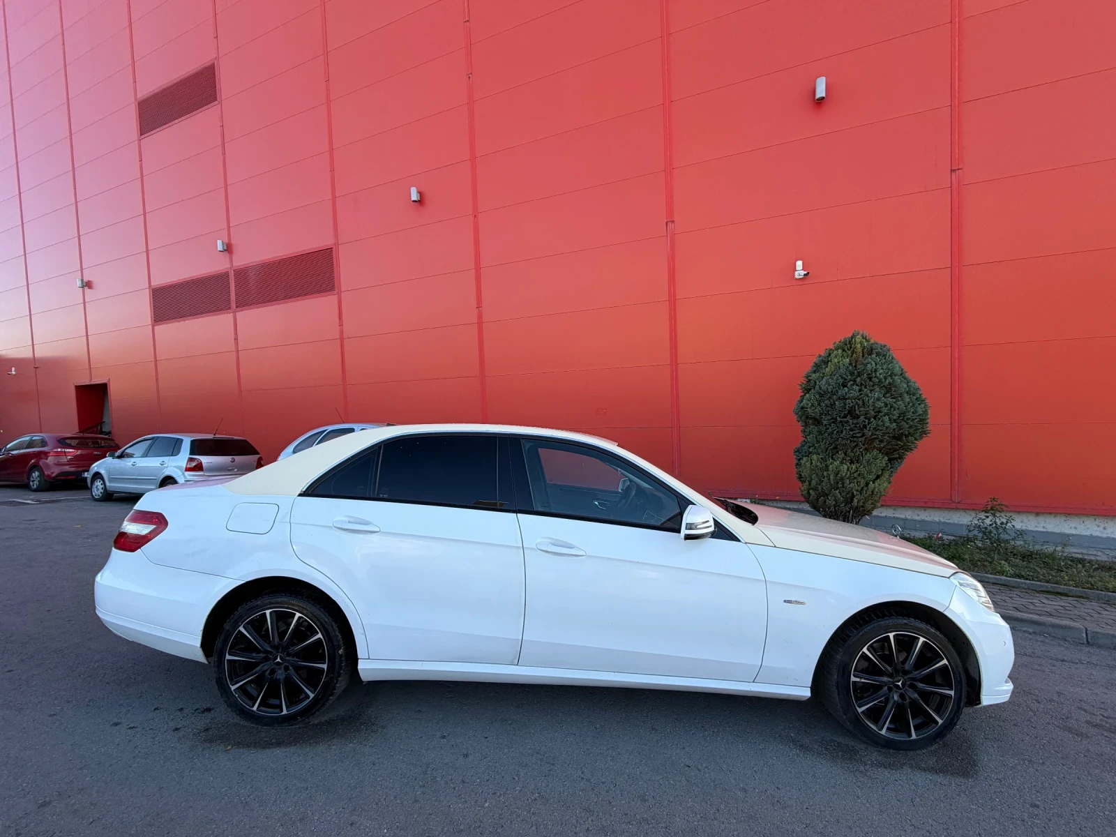 Mercedes-Benz E 220 БАРТЕР* УНИКАТ* КОЖА* НАВИ | Mobile.bg — изображение 4