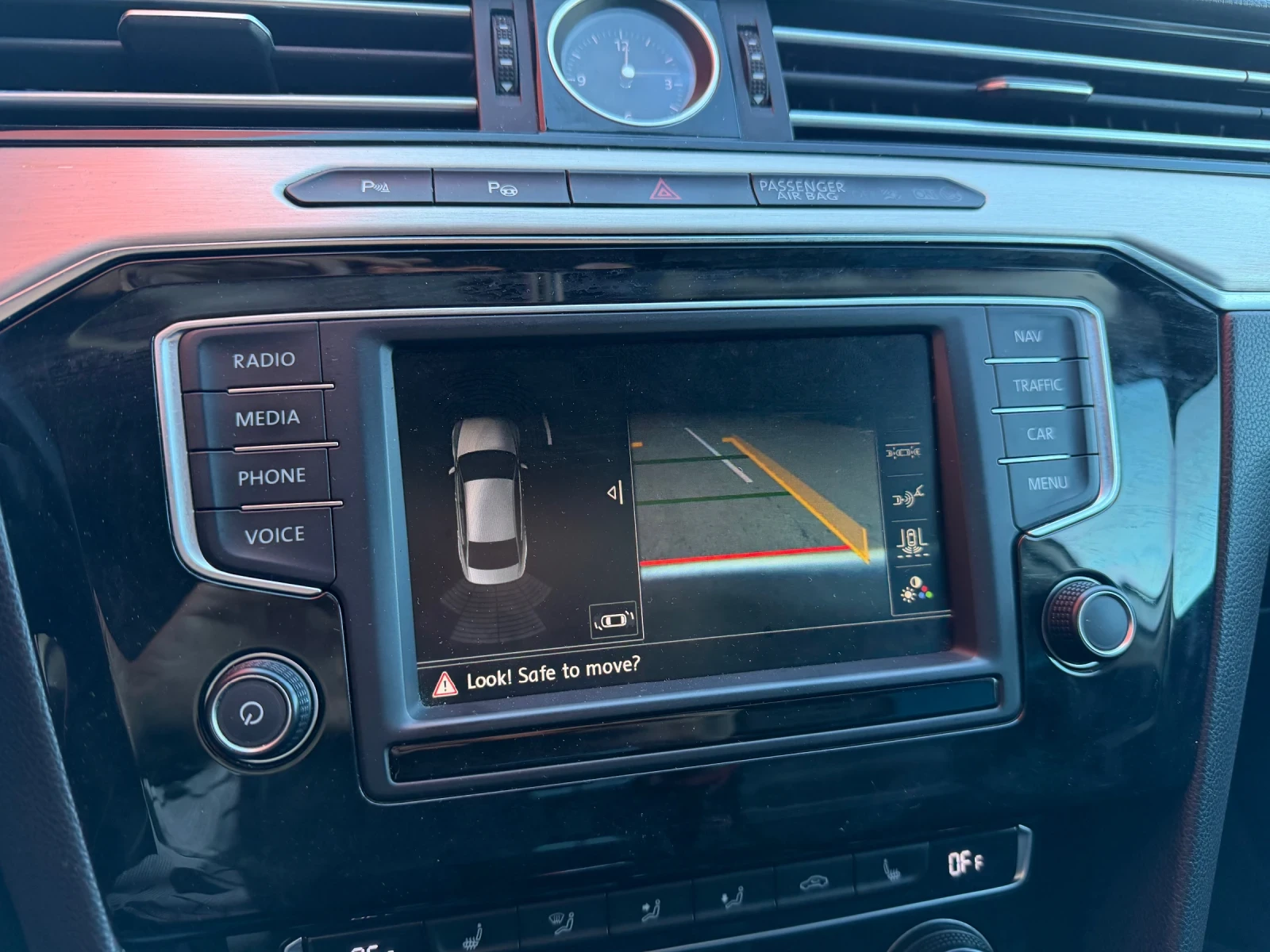 VW Passat 2.0TDI* 6ск* Ръчка* Highline | Mobile.bg — изображение 15