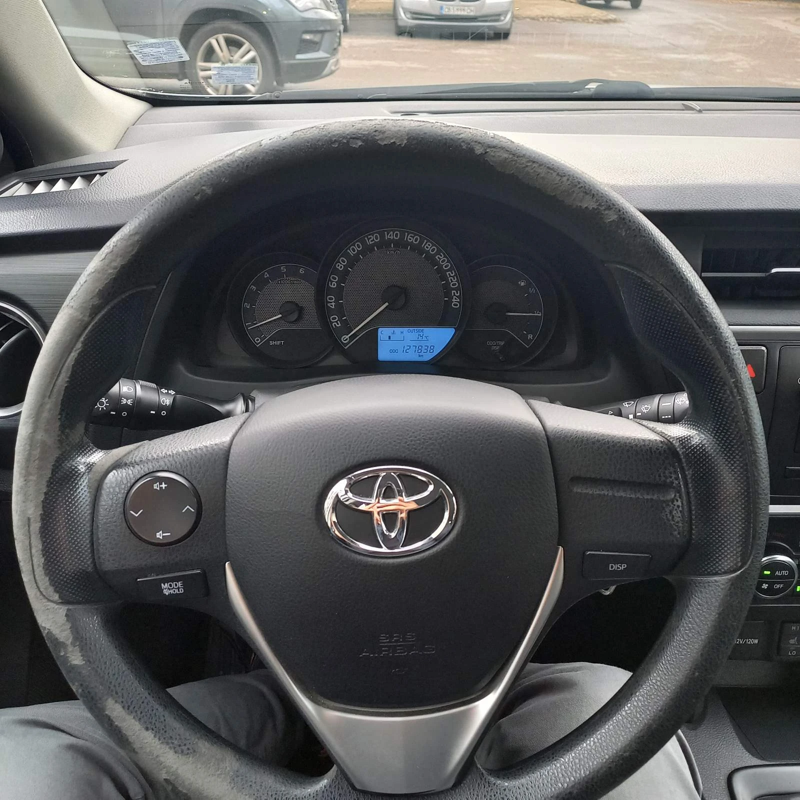 Toyota Auris  - изображение 9