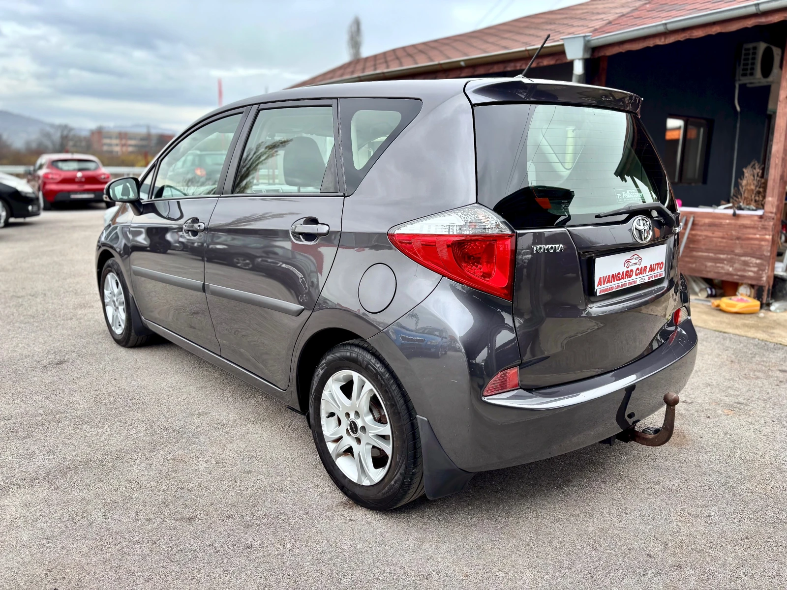 Toyota Verso S  - изображение 7