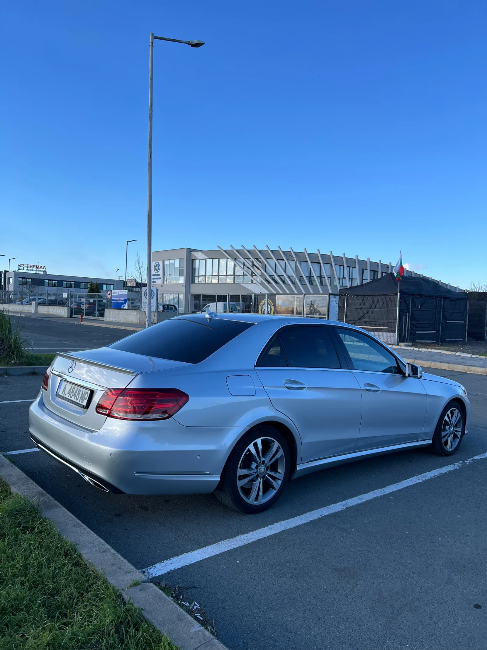 Mercedes-Benz E 220  - изображение 4