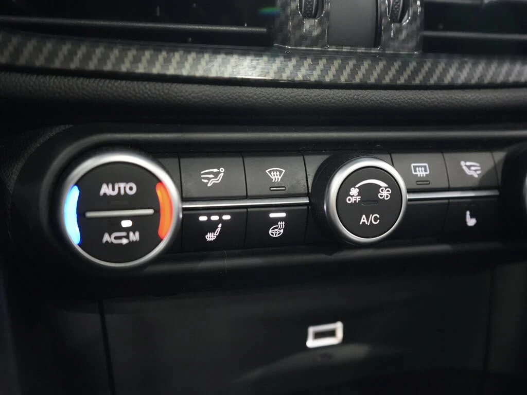 Alfa Romeo Giulia * Ti SPORT  * HeadUp* * A���������* (���� �� ��) | Mobile.bg � ����������� 16