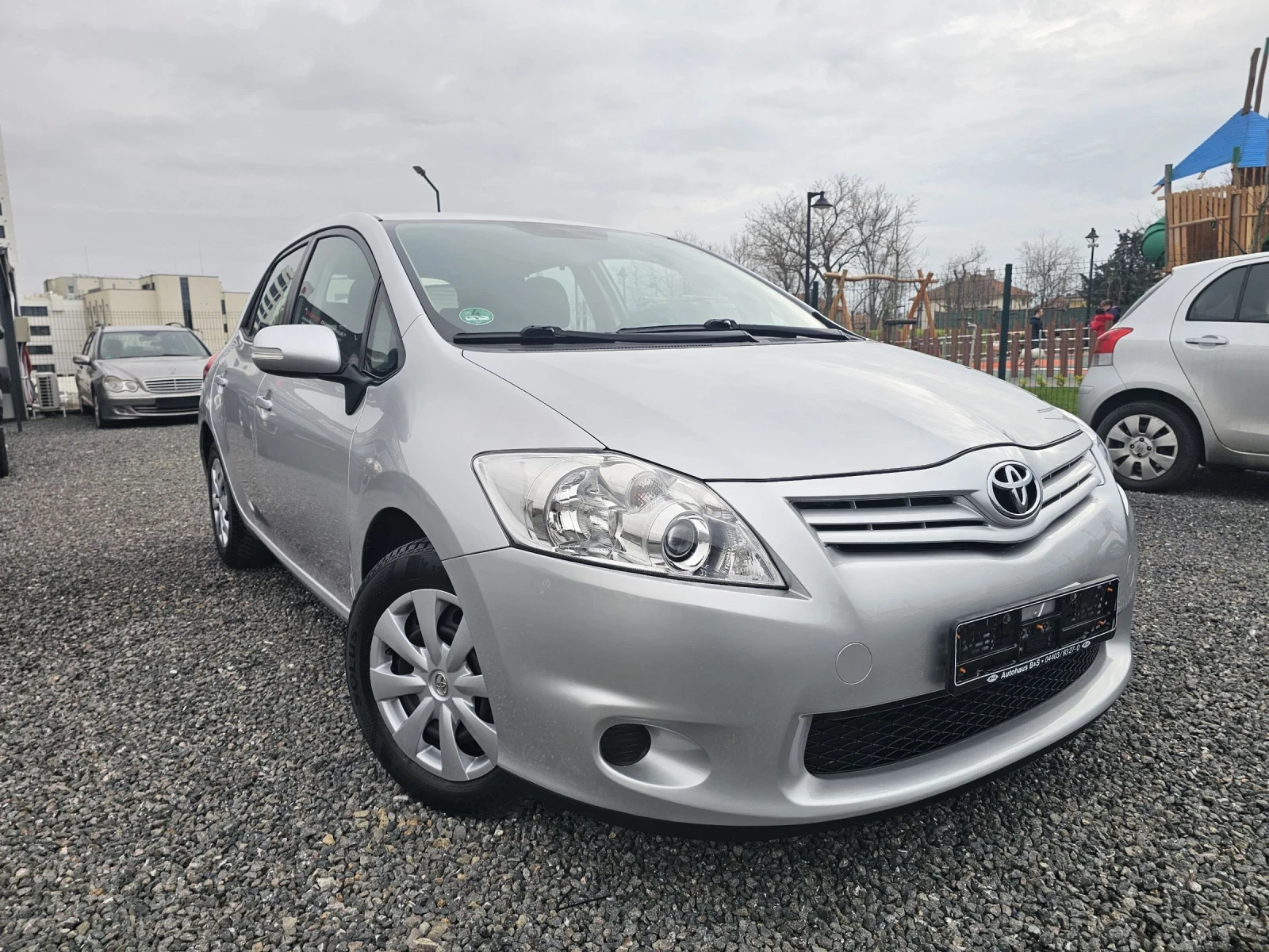 Toyota Auris 1.3i 100KC.6-СК! - изображение 3