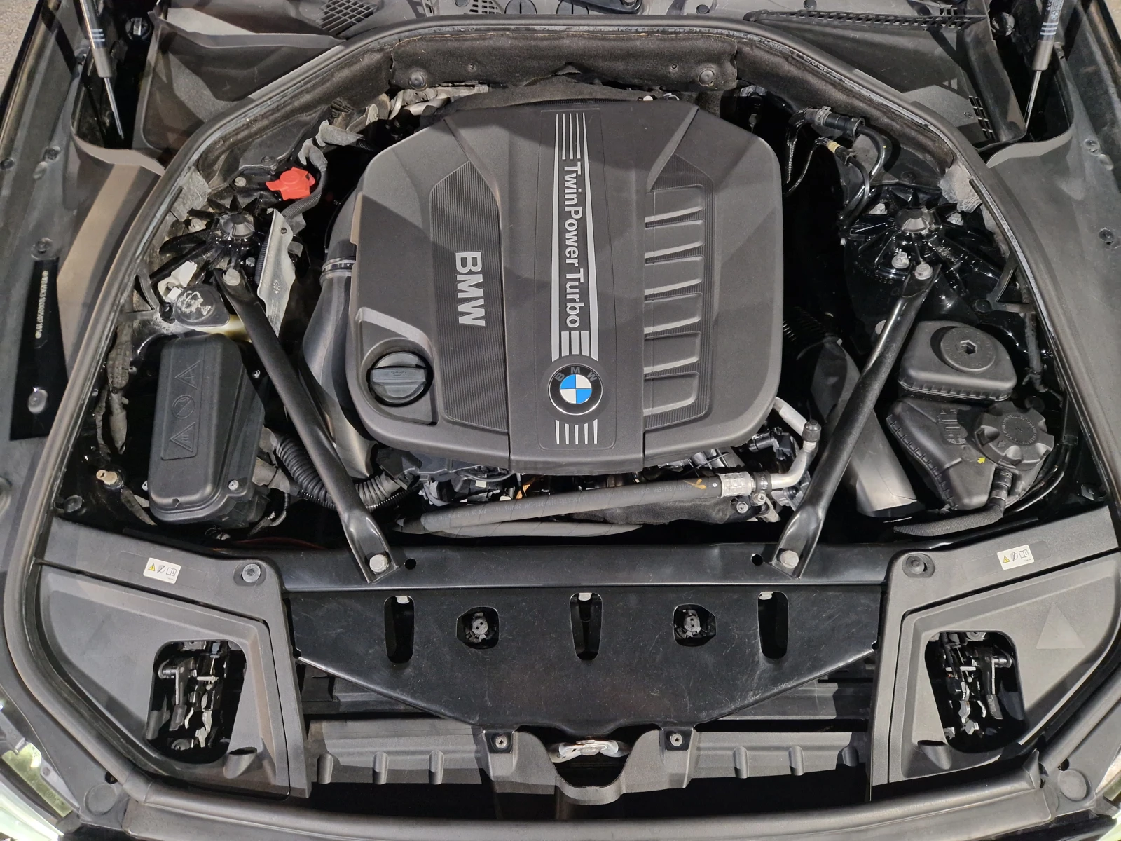 BMW 530 X-drive LUXURY* PERFEKT, снимка 17 - Автомобили и джипове - 53879066