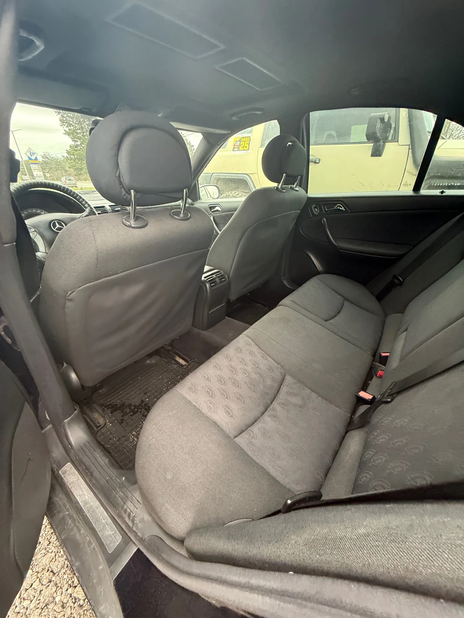 Mercedes-Benz C 180, снимка 9 - Автомобили и джипове - 54269037