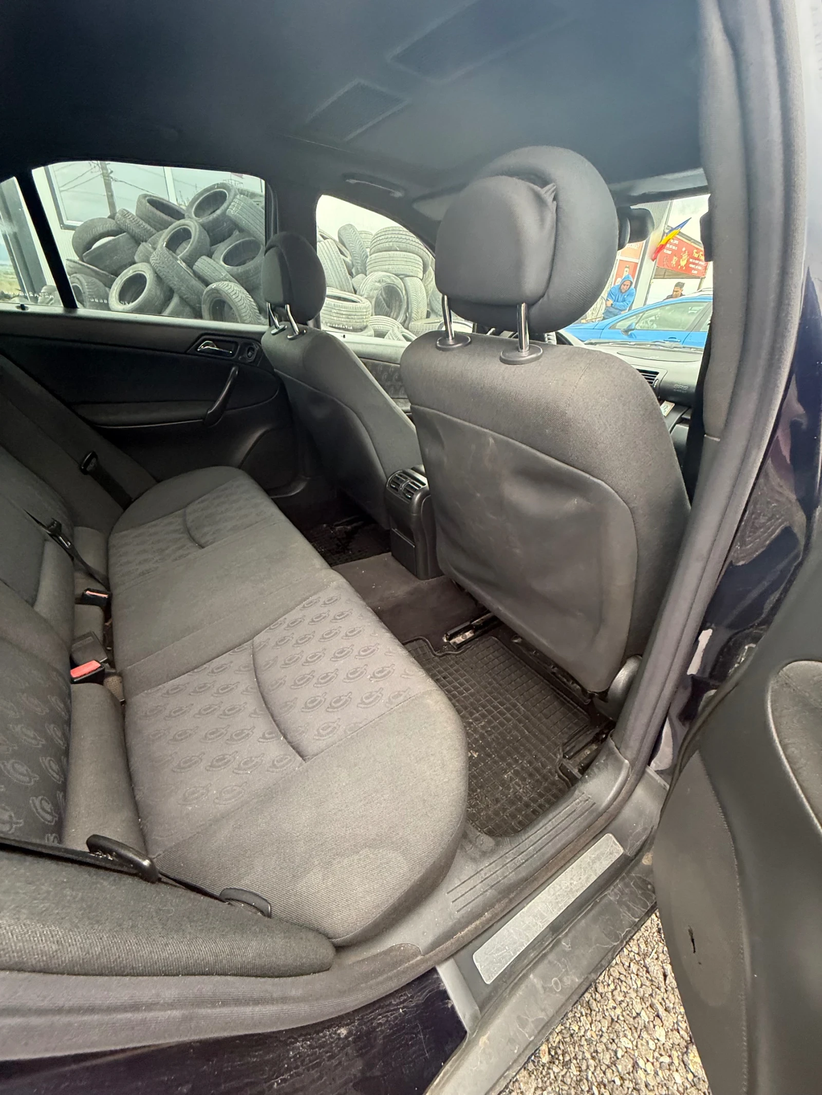 Mercedes-Benz C 180, снимка 12 - Автомобили и джипове - 54269037