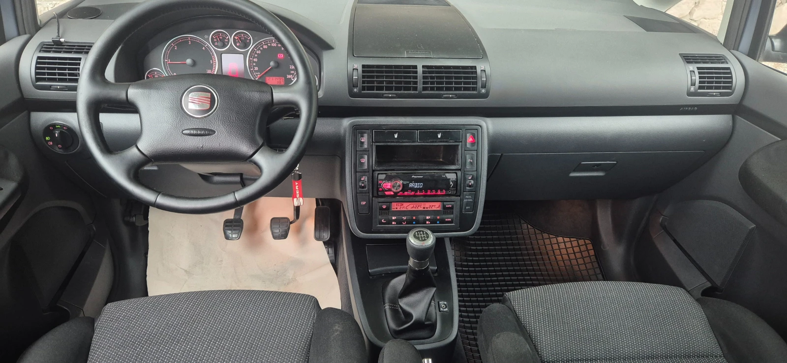 Seat Alhambra 1.9-TDI-116к.с.* 4х4* 6ск* 7мес* 09г, снимка 4 - Автомобили и джипове - 54714715