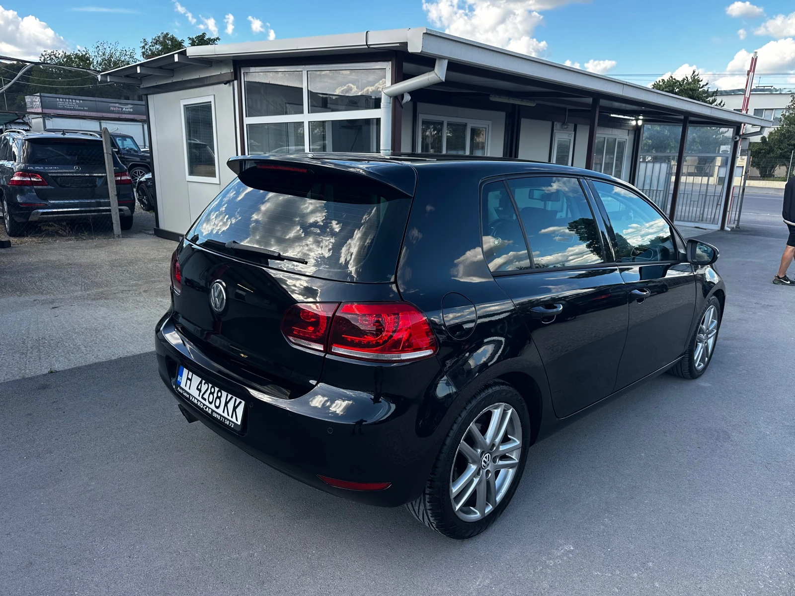 VW Golf 2.0TDI 140к.с DSG* Highline, снимка 2 - Автомобили и джипове - 54717021