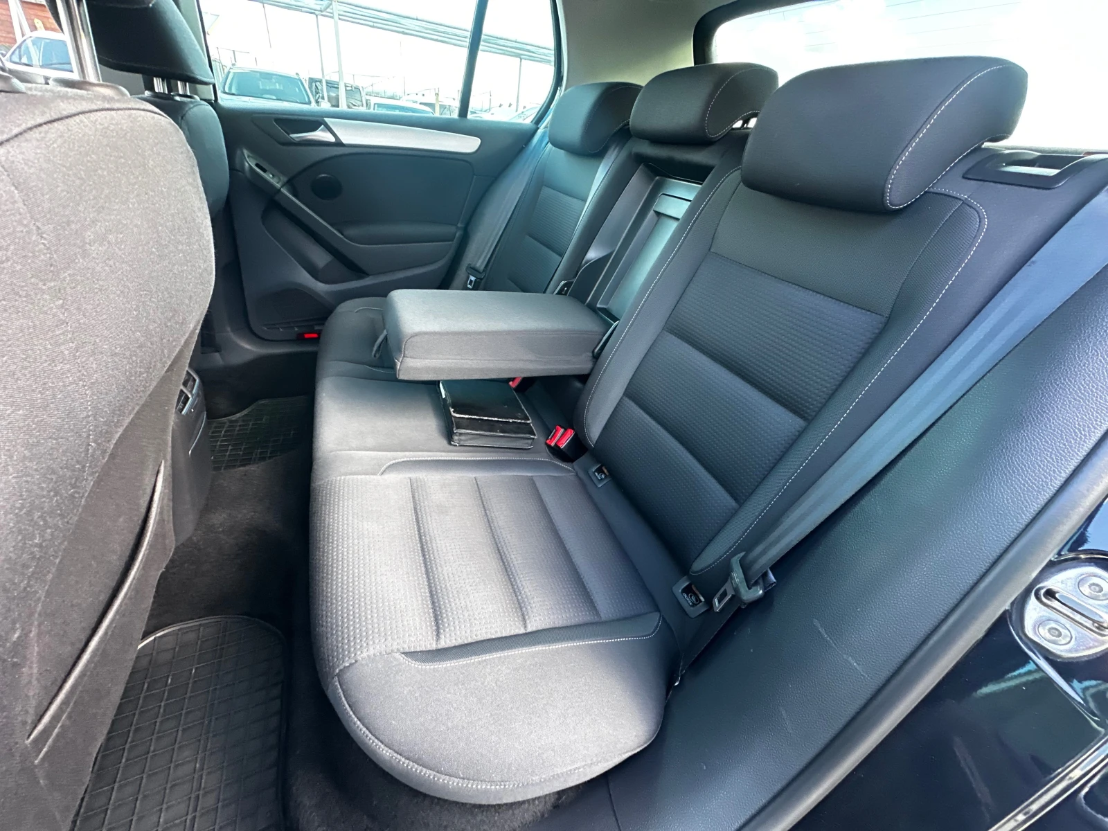 VW Golf 2.0TDI 140к.с DSG* Highline, снимка 17 - Автомобили и джипове - 54717021