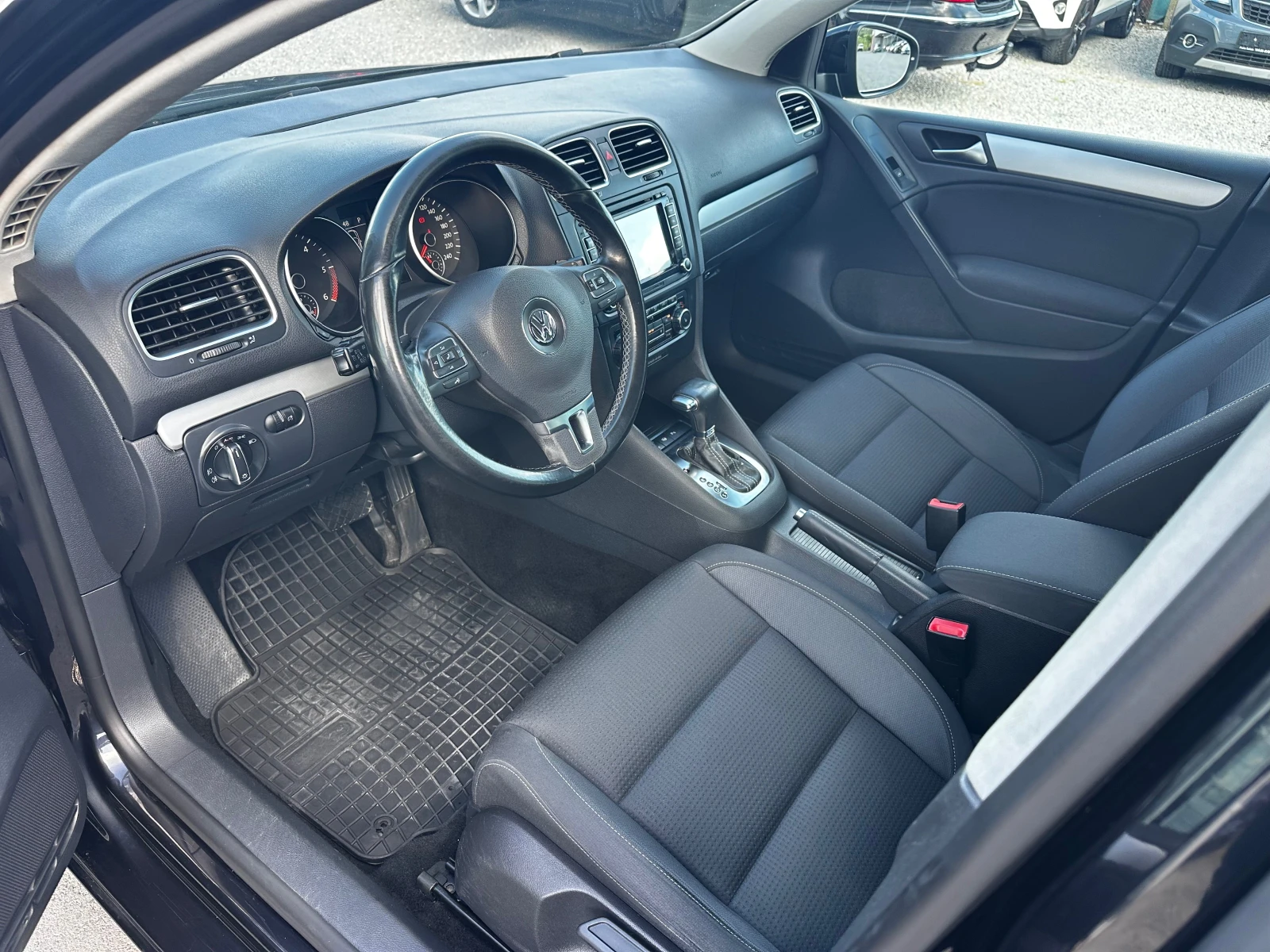 VW Golf 2.0TDI 140к.с DSG* Highline, снимка 8 - Автомобили и джипове - 54717021