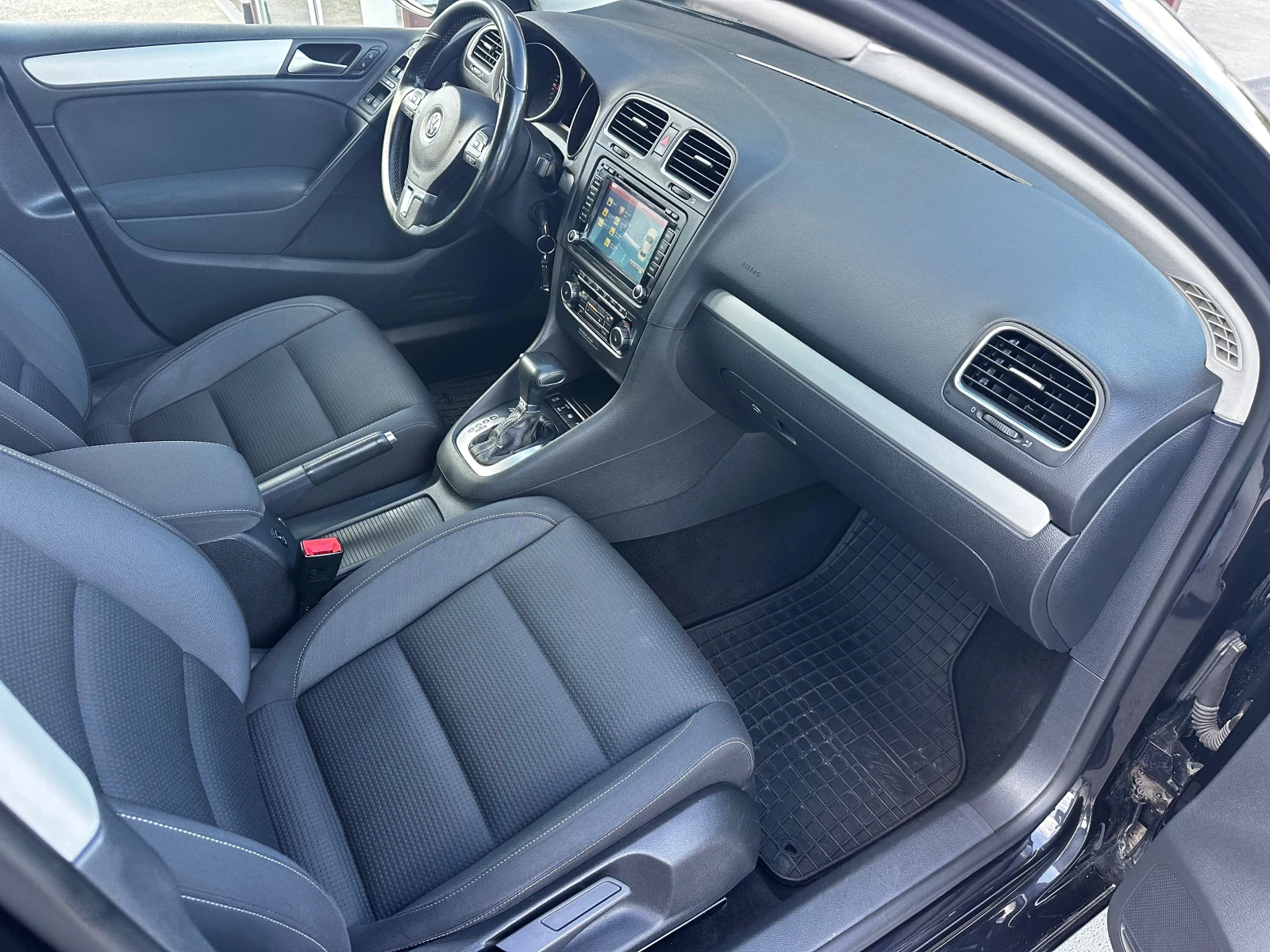 VW Golf 2.0TDI 140к.с DSG* Highline, снимка 9 - Автомобили и джипове - 54717021