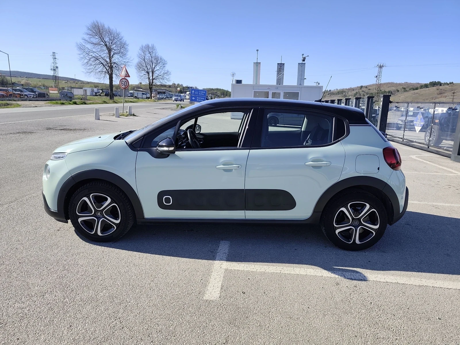 Citroen C3 1.2 Automatic 21000км, снимка 2 - Автомобили и джипове - 55197144