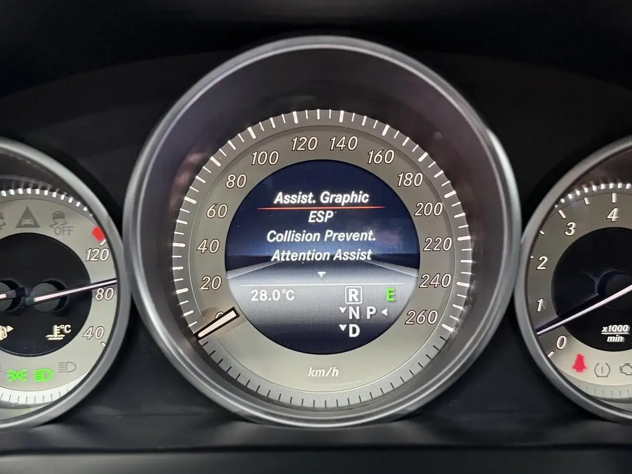 Mercedes-Benz E 400  4MATIC* AMG LINE* 9GTRONIC* 360* PANO* BI-TURBO* , снимка 11 - Автомобили и джипове - 55301257