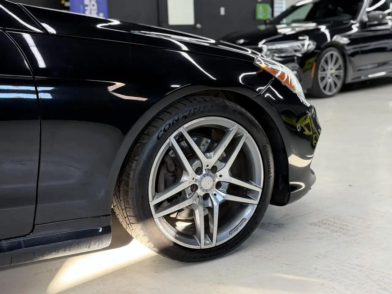 Mercedes-Benz E 400  4MATIC* AMG LINE* 9GTRONIC* 360* PANO* BI-TURBO* , снимка 3 - Автомобили и джипове - 55301257