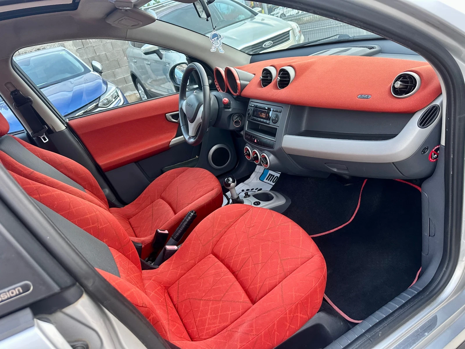Smart Forfour 1.5cdi Klima! Автомат! Перфектно!, снимка 10 - Автомобили и джипове - 55365244