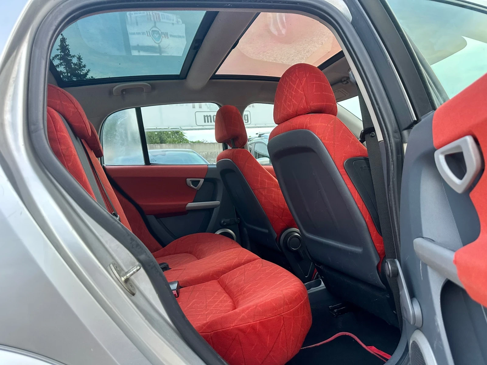 Smart Forfour 1.5cdi Klima! Автомат! Перфектно!, снимка 14 - Автомобили и джипове - 55365244