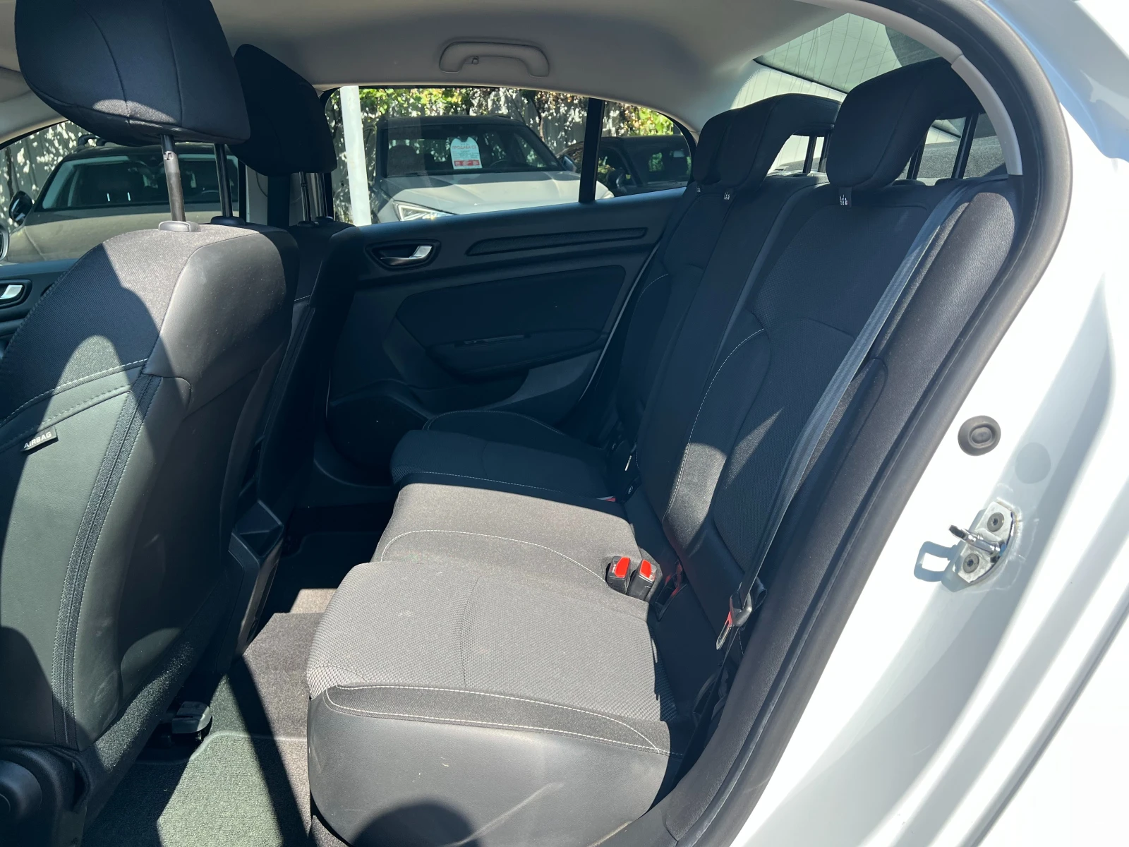 Renault Megane 115 h.p Tce 6M/T, снимка 12 - Автомобили и джипове - 55748567