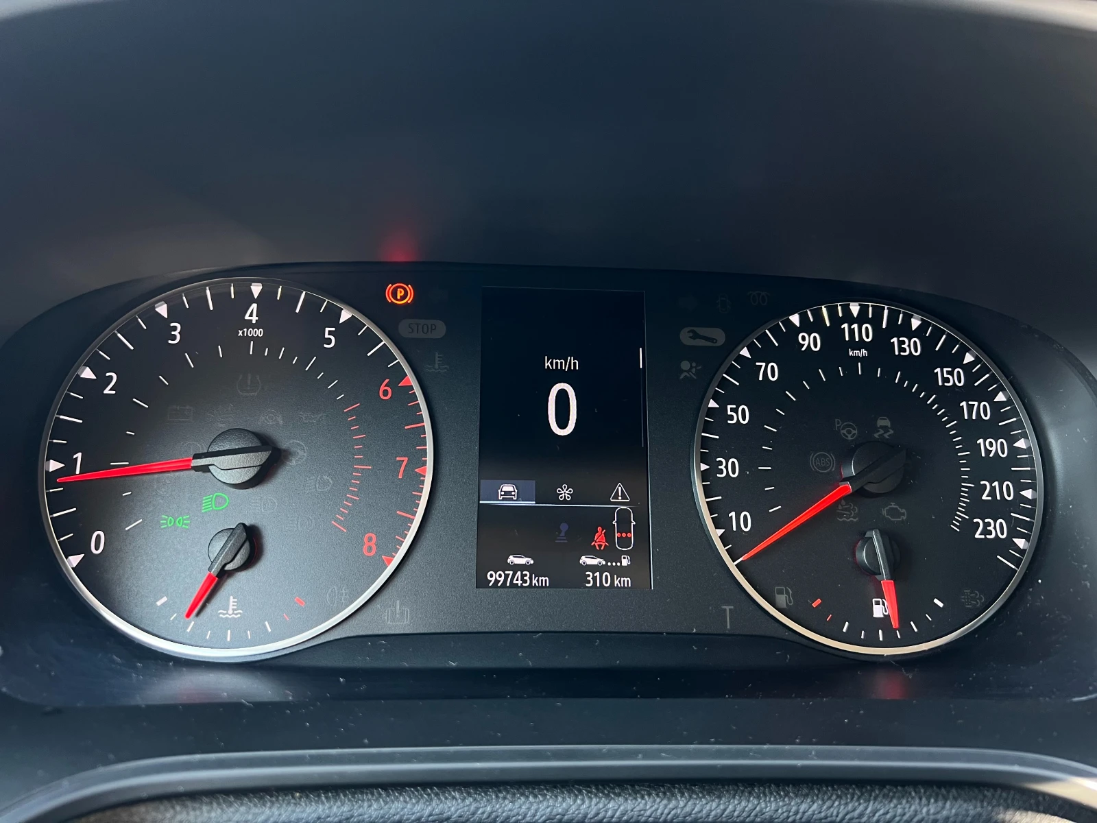 Renault Megane 115 h.p Tce 6M/T, снимка 10 - Автомобили и джипове - 55748567