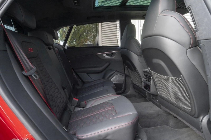 Audi RSQ8 PERFORMANCE/FACELIFT/CERAMIC/CARBON/B&O/PANO/HUD/, снимка 14 - Автомобили и джипове - 53315475