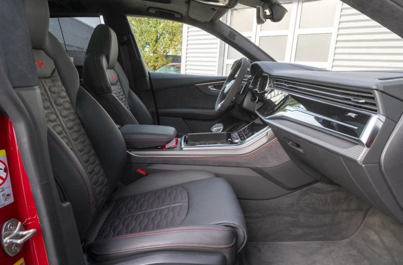 Audi RSQ8 PERFORMANCE/FACELIFT/CERAMIC/CARBON/B&O/PANO/HUD/, снимка 13 - Автомобили и джипове - 53315475