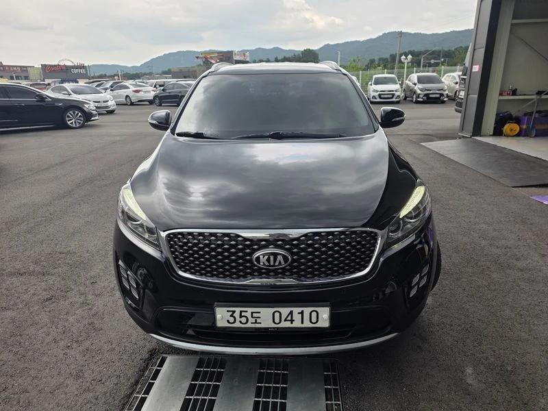Kia Sorento Diesel 2.0 4WD| 185к.с., снимка 3 - Автомобили и джипове - 56126364