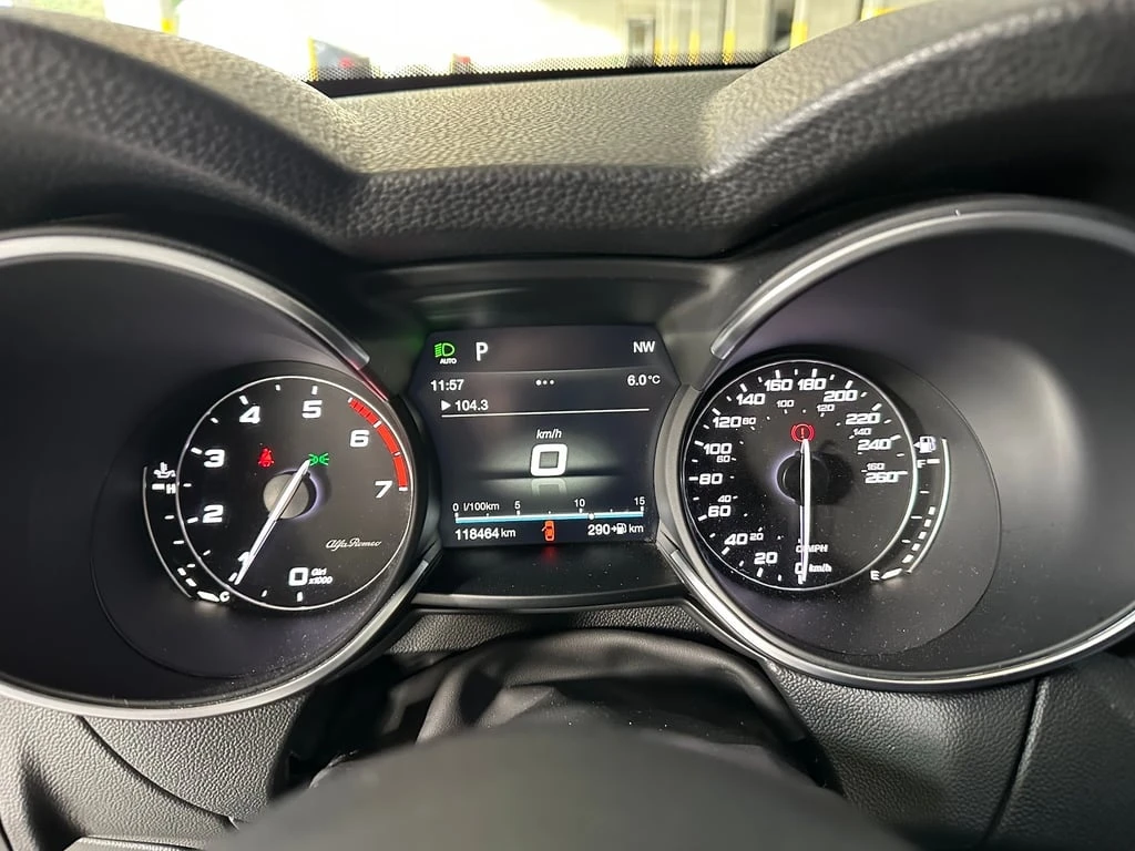 Alfa Romeo Stelvio * Sport * CARFAX * БЕЗ ПЪРВОНАЧАЛНА ВНОСКА - изображение 7