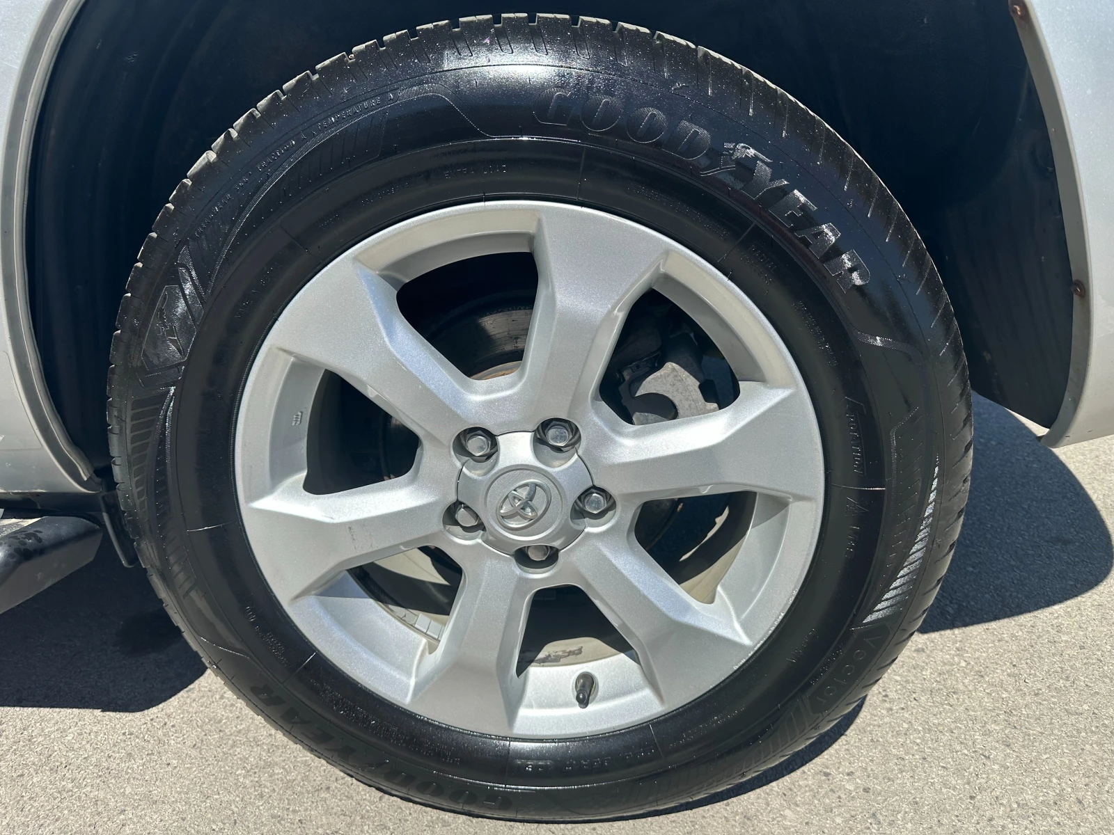 Toyota Rav4 2.0, снимка 11 - Автомобили и джипове - 54338858