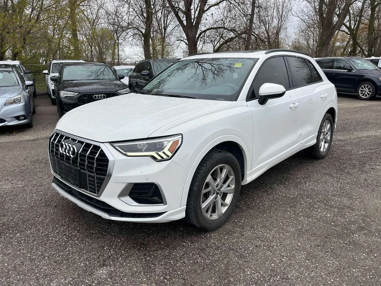 Audi Q3 * Komfort * ПОДГРЕВИ* ДВА КЛЮЧА* KEYLESS* 