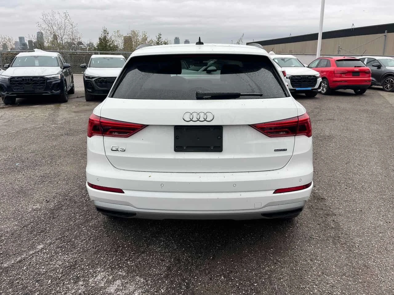 Audi Q3 * Komfort * ПОДГРЕВИ* ДВА КЛЮЧА* KEYLESS* , снимка 4 - Автомобили и джипове - 54482856