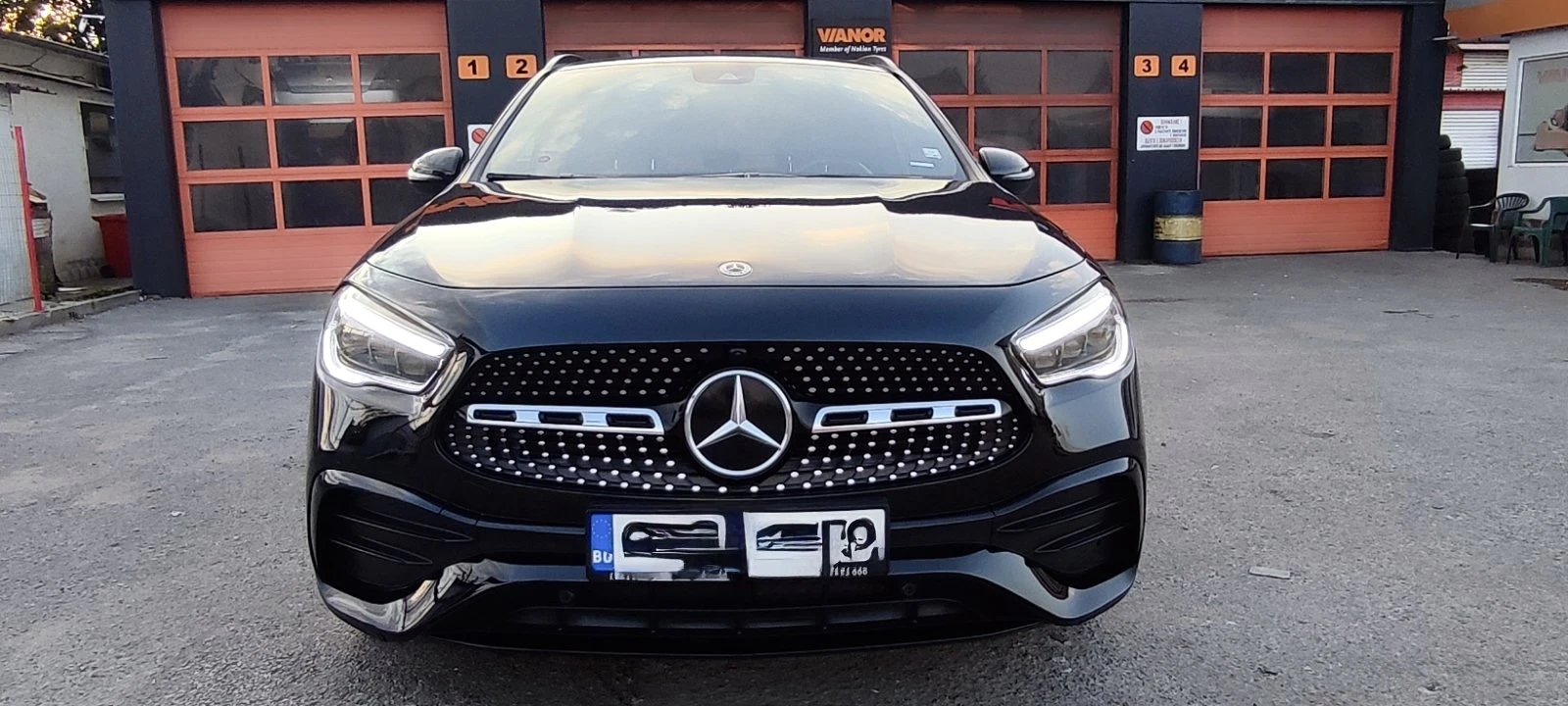 Mercedes-Benz GLA 250 4 matic AMG pack, снимка 2 - Автомобили и джипове - 54702255