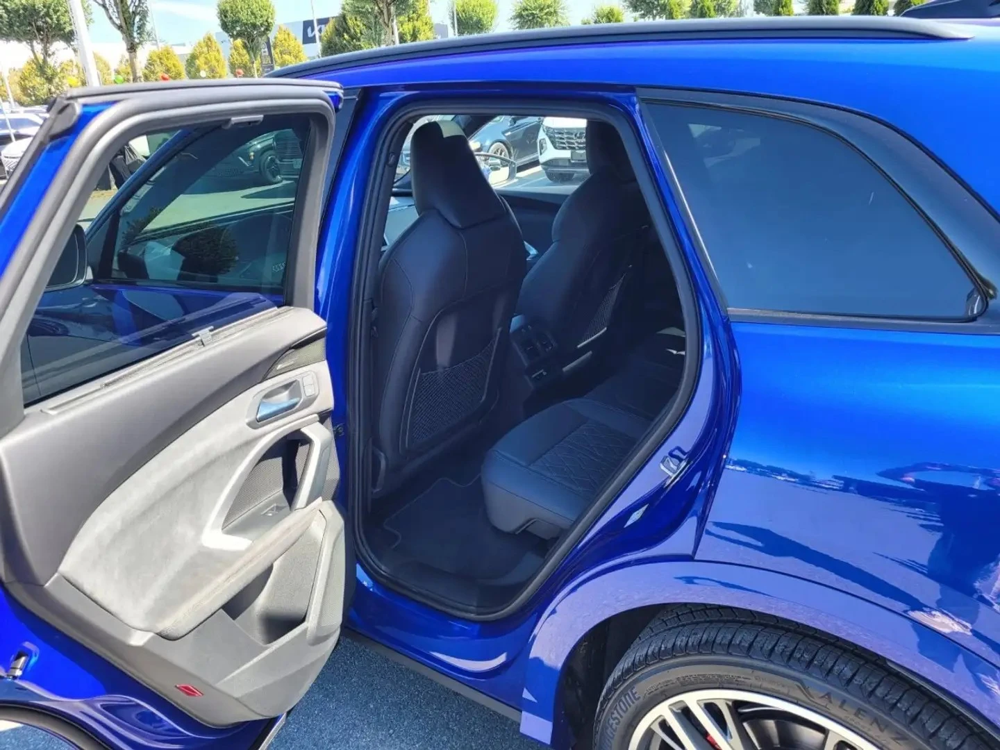 Audi SQ5 TECHNIK ЦЕНА ДО БЪЛГАРИЯ АВТОКРЕДИТ, снимка 8 - Автомобили и джипове - 55861318