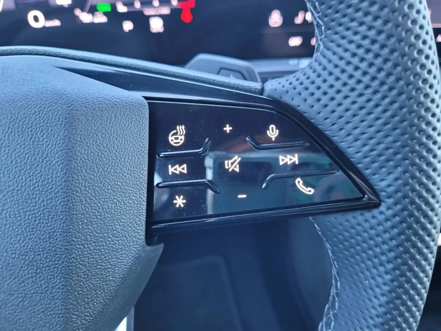 Audi SQ5 TECHNIK ЦЕНА ДО БЪЛГАРИЯ АВТОКРЕДИТ, снимка 13 - Автомобили и джипове - 55861318