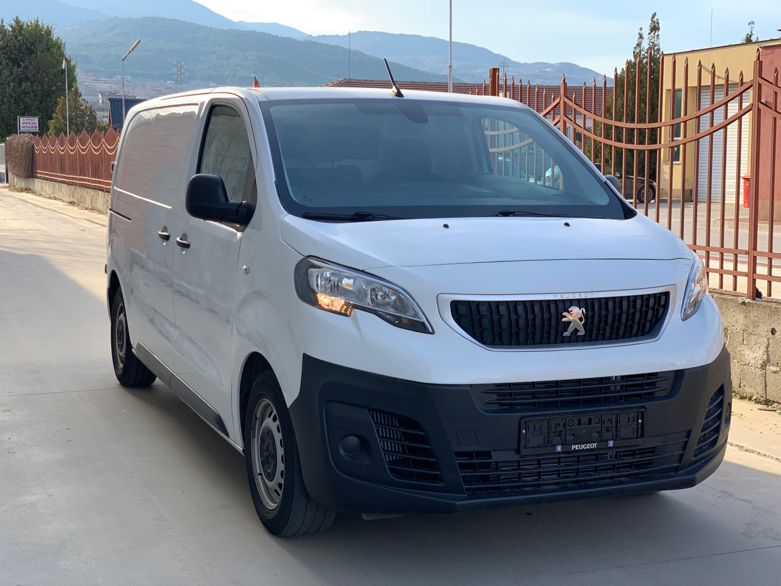 Peugeot Expert 1.6 BlueHDI L2H1 Холандия - изображение 1