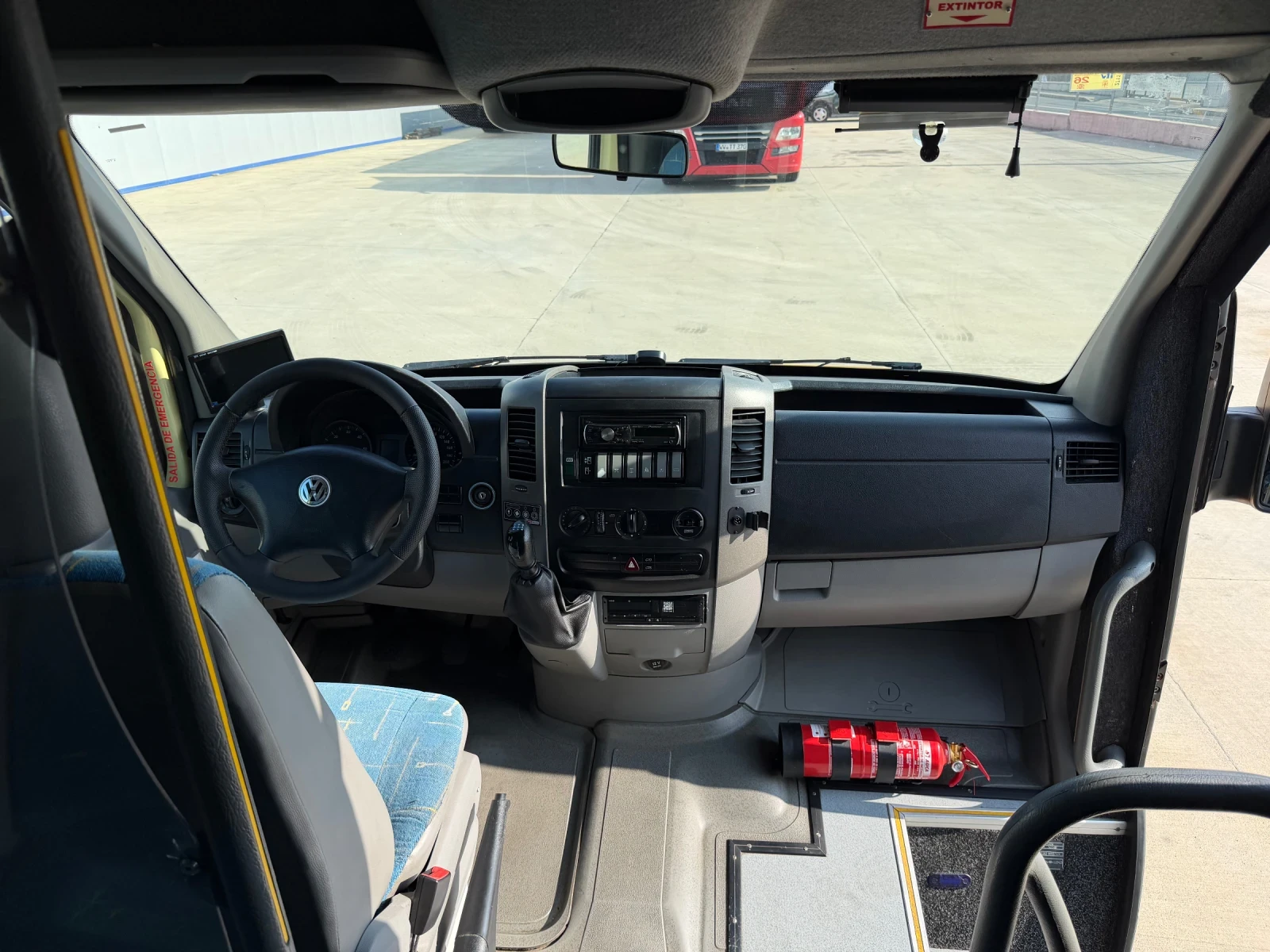 VW Crafter 2.5 tdi 163кс, 22 местен!!!, снимка 5 - Бусове и автобуси - 55148685