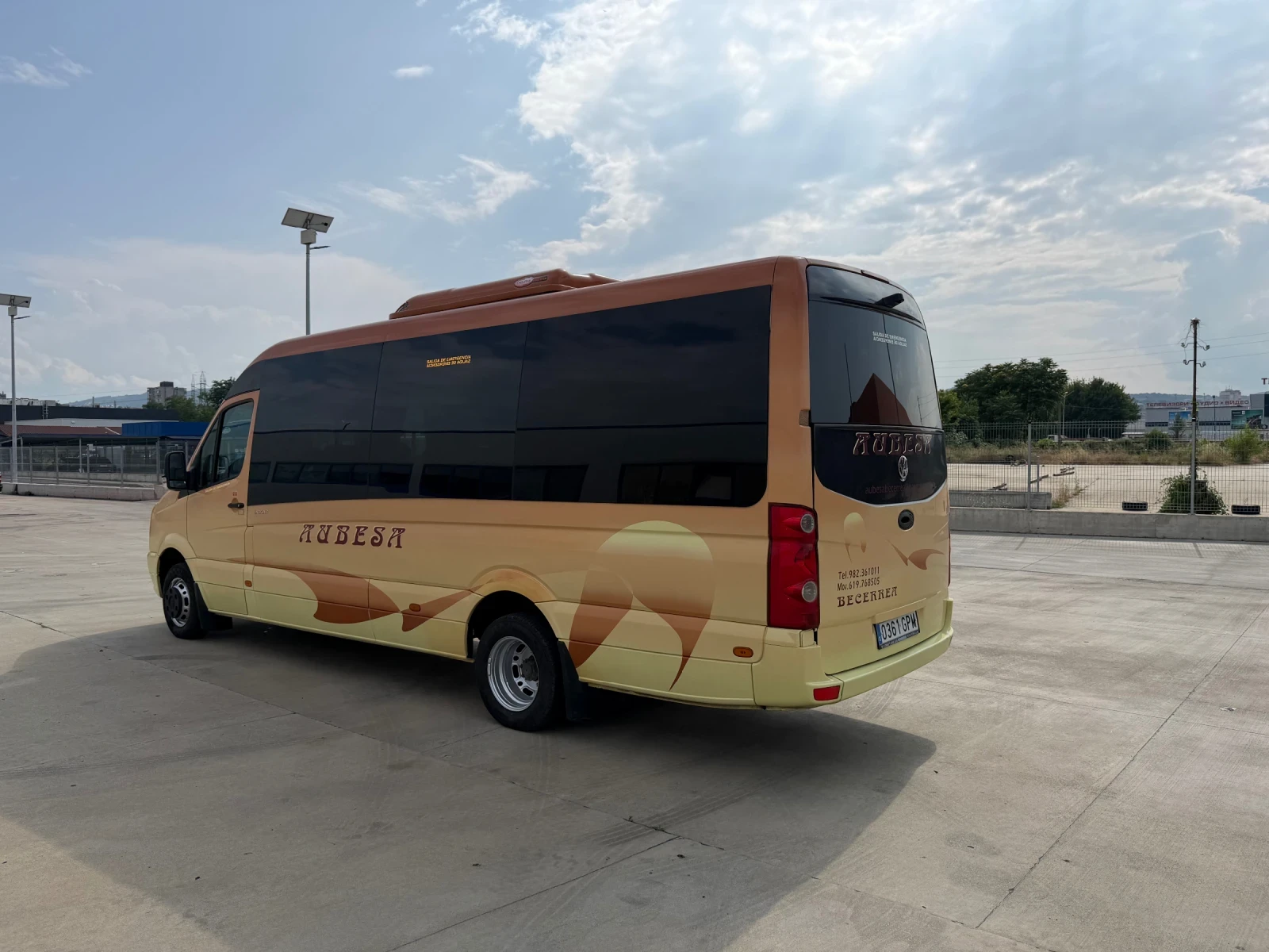 VW Crafter 2.5 tdi 163кс, 22 местен!!!, снимка 4 - Бусове и автобуси - 55148685