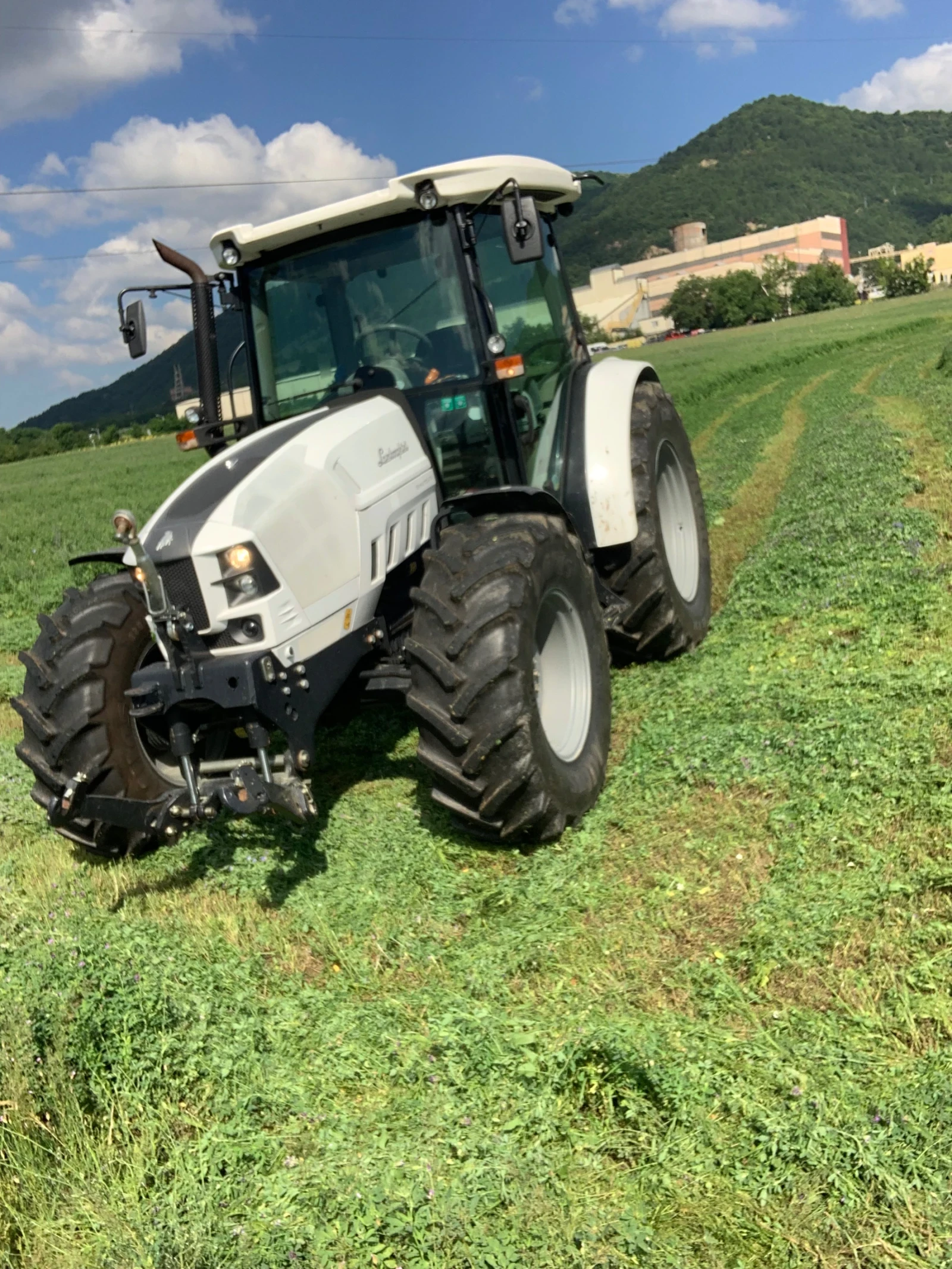 Трактор Lamborghini Strike 115 - изображение 2