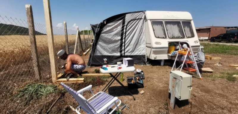 Каравана Други 2000 LX 502, снимка 4 - Каравани и кемпери - 53336346