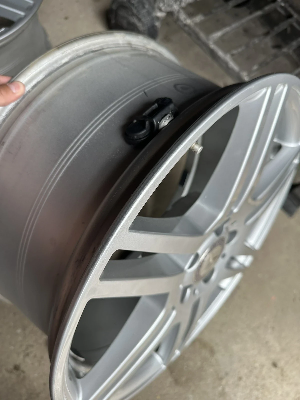 ������ �� �������� 600 ���� | Mobile.bg � ����������� 4