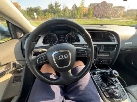 Audi A5 2.0 TFSI Quattro ОБСЛУЖЕНА, РЕАЛНИ КМ, снимка 10