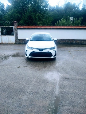 Toyota Corolla 1, 8 hybrid , снимка 1