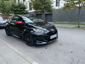     Toyota Yaris HYBRYD      