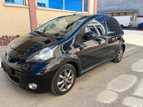 Обява за продажба на Toyota Aygo 1.0i-68kс ~7 400 лв. - изображение 1