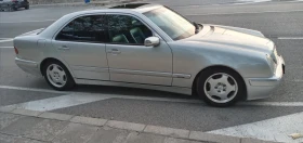  Mercedes-Benz E 320